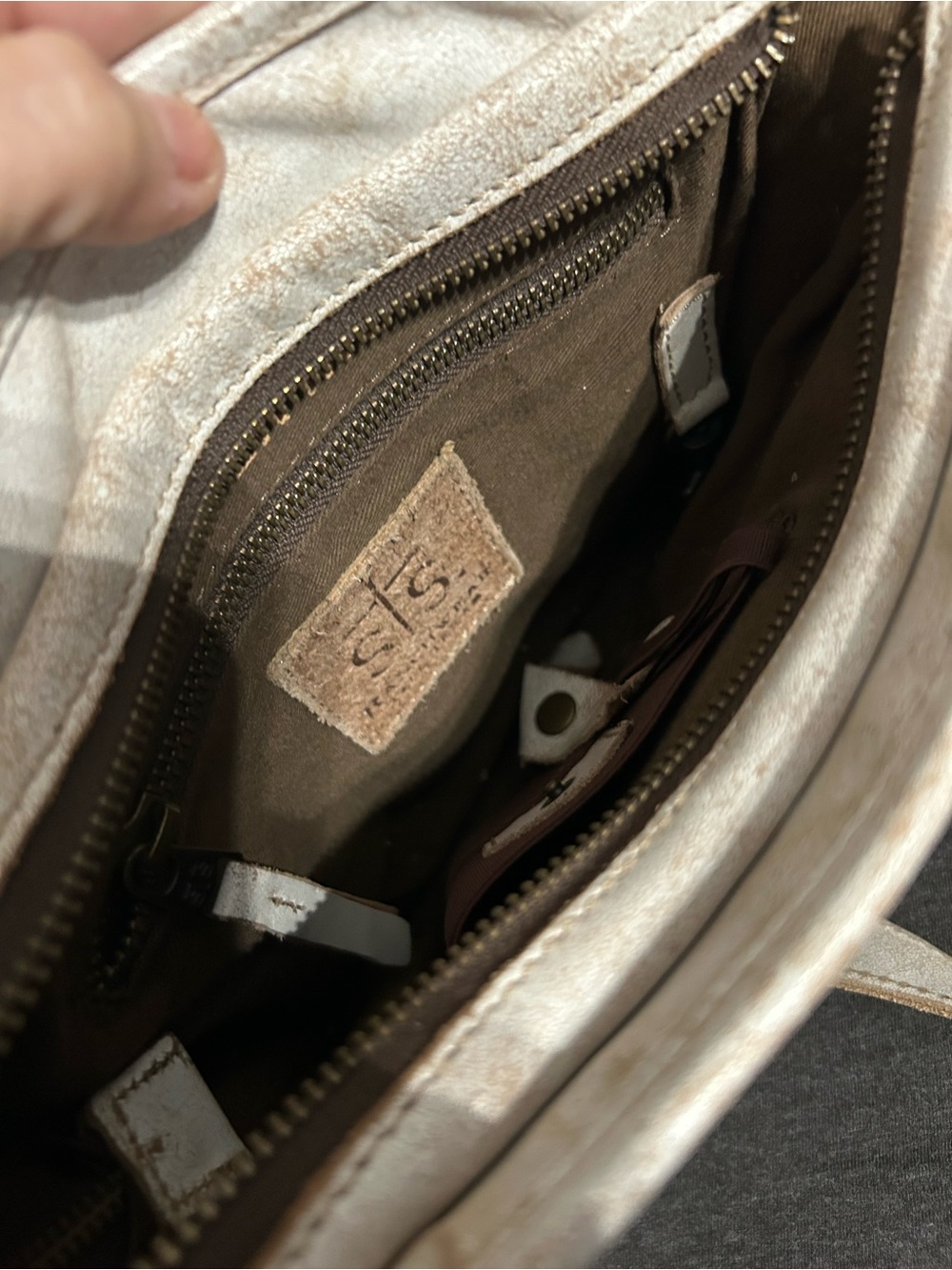 STS Ranch Cremello Mae Crossbody - Picture 3 of 8